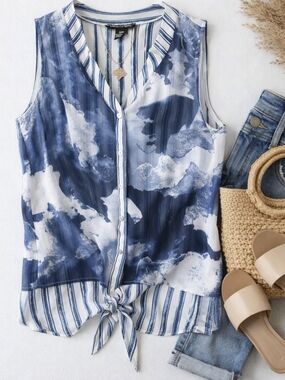 Michael Tyler Blue White Sleeveless Blouse S Made in Canada Flowy Button Front